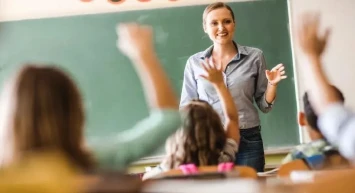 Öğretmenlere Yönelik Suçlarda Cezalar Artırılıyor: Yeni Kanun Tasarısı TBMM'ye Sunuldu