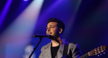 Oğuzhan Koç kimdir, kaç yaşında nereli? Oğuzhan Koç evli mi, kiminle evli, boyu kaç? Oğuzhan Koç hayatı ve şarkıları