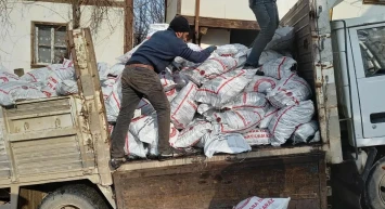Okullara dağıtılması gereken 83 ton kömürü sattılar