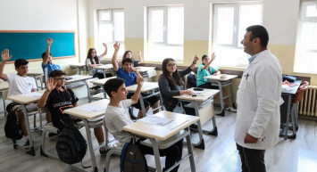 Okullarda kapanış zili bugün çalıyor: 20 milyon öğrenci için yaz tatili başlıyor