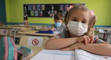 Okullarda maske yasağı kalktı mı? Bakan Özer'den önemli açıklamalar: 'Bugünden itibaren okullarda maske kullanımını kaldırmış bulunuyoruz'