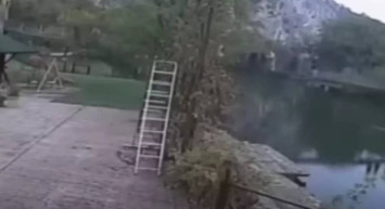 Ölüm köprüsü olarak biliniyordu: 50 kişinin geçtiği sırada çöktü! İki turist hayatını kaybetti