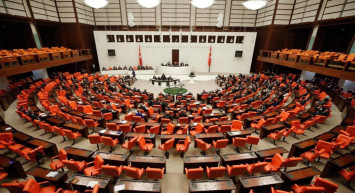 On binlerce kişiyi ilgilendiriyor: Geçici işçiler meselesi de kapanıyor