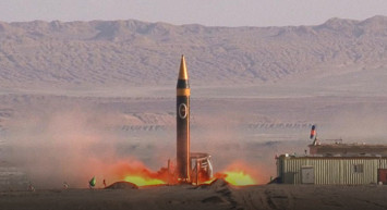 Ortadoğu Karıştı! İran eş zamanlı olarak birçok ülkeye balistik füze fırlattı