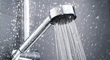 Oruç tutarken duş alınır mı? Oruç tutarken duş almak orucu bozar mı? Orucu bozan durumlar…