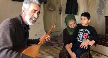 Otizmli Çocuğun Babasından Duygulandıran Beste