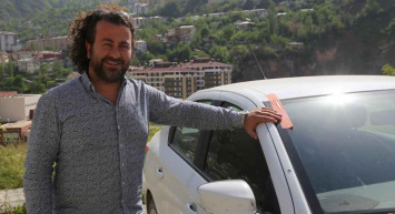 Otomobiline saldırdılar zannetti: Gerçek güvenlik kamerası kayıtlarını izleyince ortaya çıktı!