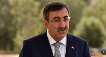 OVP hakkında merak edilenleri Cumhurbaşkanı Yardımcısı Cevdet Yılmaz açıkladı: Enflasyon tahmini 2023 için yüzde 65'e yükseldi