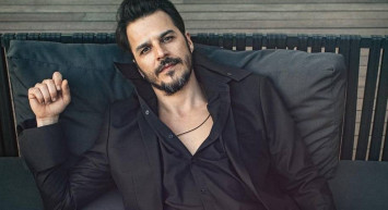 Oyuncu Mehmet Günsür Kızı Cloe İle Kamera Karşısına Geçti, İtalya’daki Dizi Sektörüne Damgasını Vurdu