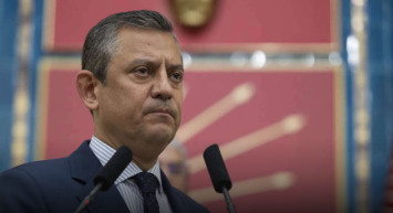 Özgür Özel’den CHP’de Ayrılık Sinyali: “Millete Soracağım, Ben Ne Taraftan Yürüyeyim?”