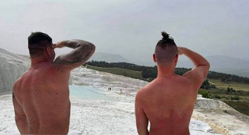 Pamukkale’de 2 Turistin Çıplak Pozu Tepki Topladı