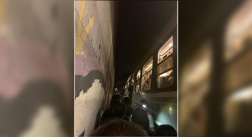 Paris'te trenin aksaması sonucu yolcular tünelde mahsur kaldı!