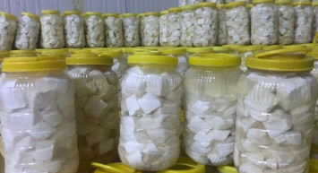 Pazar tezgahındaki peynirlerden uzak durun: Bakteri yuvasına dönüşüyorlar!