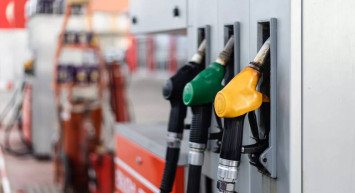 Petrol fiyatlarında düşüş sürüyor: Gözler akaryakıt tabelalarında! 25 Ekim 2022 güncel akaryakıt fiyatları