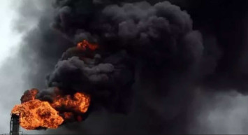 Petrol rafinerisinde korkunç patlama: 100'den fazla kişi hayatını kaybetti