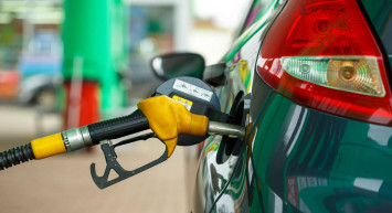 Petroldeki dalgalanma gözleri akaryakıta çevirdi: Benzin ve motorine indirim gelecek mi?
