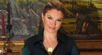 Pınar Eliçe canlı yayında yıllar önce eski nişanlısının gazinoya verdiği parayla çıktığını öğrenince gözyaşlarına hakim olamadı