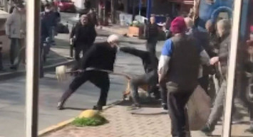 Pitbull cinsi köpeğini yoldan geçen vatandaşa saldırtan şahıs: İstesem silah alır sıkardım!