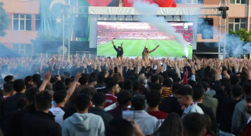 Play-off finali sonrası sokaklar bayram yerine döndü: Elazığspor Orduspor’u yenerek 2. Lig’e yükseldi