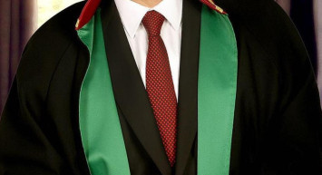 Polis Şüphelendi Arama Yaptı: Avukatın Aracından Uyuşturucu Hap Çıktı!