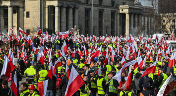 Polonyalı çiftçiler, Ukrayna ürünlerinin ithalatını protesto ediyor!