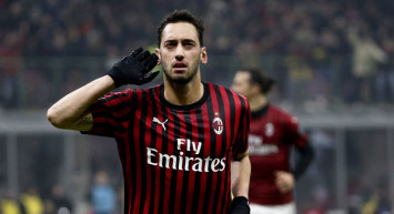 PSG Hakan Çalhanoğlu'nun Peşinde!