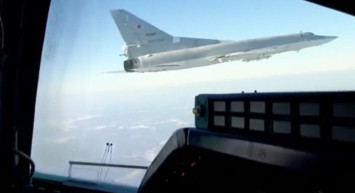 Putin'den Gözdağı! Belarus'ta Bombardıman Uçakları Devriye Uçuşu Yaptı