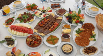 Ramazan 10. gün iftar menüsü: Bugün iftarda ne pişirsem? En güzel ve lezzetli iftar yemekleri malzemeleri ve tarifleri