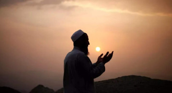 Ramazan ayı 10. gece namazı nasıl kılınır, 10. gece duası nedir? 2022 Ramazan'da gün gün kılınacak namazlar!