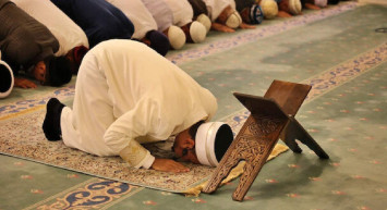 Ramazan ayı 3. günü namazı nedir, nasıl kılınır? Ramazan ayının ilk günü namazı ne zaman kılınır, kılınışı nasıldır? Ramazan ayı çekilecek tesbihleri ve zikirleri