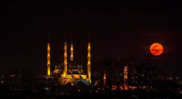 Ramazan ayı imsak ve iftar saatleri : İstanbul, Ankara, İzmir, Konya, Bursa ve Türkiye geneli 81 il için  sahur ve iftar vakitleri 2022