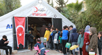 Ramazan bereketi Kızılay’la çoğalıyor Yardımseverler bayramda Kızılay eliyle destek oluyor