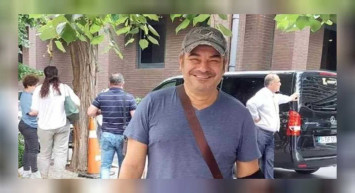 Rebeka şarkısıyla bir döneme damgasını vuran Akın'ın son hali şaşırttı! 90'ların başarılı şarkıcısı beklenmedik bir sektörde ortaya çıktı