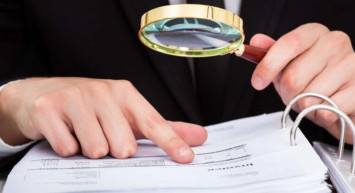 Resmi evrakta sahtecilik suçu nedir, ne kadar cezası vardır? Resmi belgede sahtecilik hangi suça girer? Gerçeğe aykırı resmi belge düzenleme ve cezaları