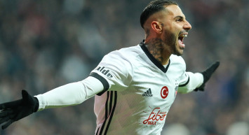 Ricardo Quaresma Beşiktaş için Türkiye'de: Siyah Beyazlı taraftarlar Portekizliyi havalimanında karşıladı