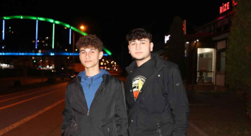 Rize'de gençlerin iftardan 10 dakika sonra yaptıkları şaka iftardan 10 dakika önce diye paylaşılınca ortalık karıştı