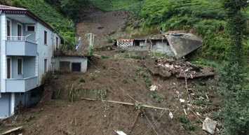 Rize’de heyelan riski: 16 ev boşaltıldı