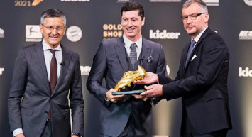 Robert Lewandowski Altın Ayakkabı Ödülünü Aldı!