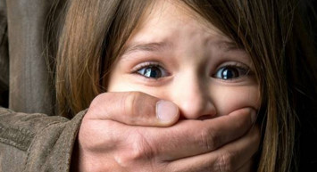 Rock şarkıcısı öğretmen pedofili çıktı: Bilgisayarındaki mide bulandıran görüntüler Türkiye'yi ayağa kaldırdı!