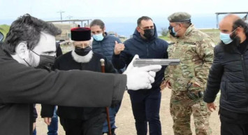 Rumlar silah talimi yaptı: Skandal eylemde yine onun parmağı var