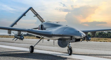 Rus savaş jeti, Bayraktar'ı düşürmeye çalıştı!