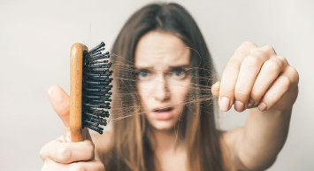 Saç Dökülmesi Kovid-19 Belirtisi mi?