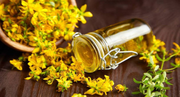 Saç ve cilt bakımında doğal güzelliğin sırrı: Kantaron yağı nedir, nasıl yapılır? Kantaron yağı ne işe yarar, içilir mi? Kantaron yağı saça ve cilde faydaları