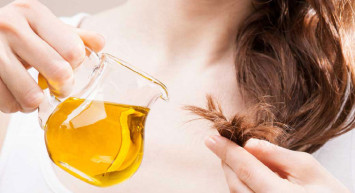 Saça zeytin yağı sürülür mü, etkileri nelerdir? Zeytin yağı saça iyi gelir mi? Hangi saç tipi zeytin yağı kullanabilir? Zeytin yağı saçta nasıl kullanılır kokar mı?