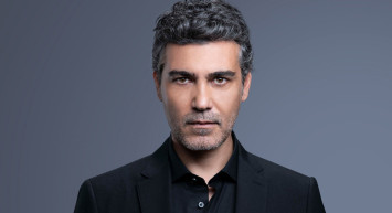 Sadakatsiz'in Volkan'ı Caner Cindoruk Dizideki Rolünün Hakkını Verdi! Ünlü Oyuncu Menajeriyle Basıldı