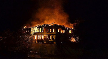 Safranbolu'da Tarihi Ahşap Ev Yandı
