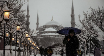 Sağanak, kar, fırtına hepsi birlikte geliyor: Meteoroloji İstanbul dahil birçok ili uyardı