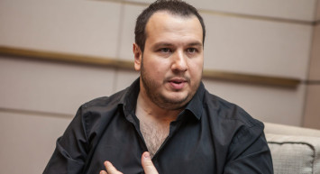 Şahan Gökbakar Ukraynalı Kadınların Türkiye’ye Gelmesine Yönelik Paylaşım Yapanları Yerden Yere Vurdu!