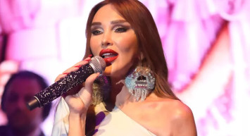 Sahnelere geri dönen Seren Serengil iç çamaşırsız giydiği elbiseyle takipçilerinin ''Külot giymediniz mi?'' soruları ile eleştirildi