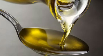 Sahtekarların tuzağına düşmeyin! Zeytinyağı diye aldı içinden çıkmayan kalmadı!